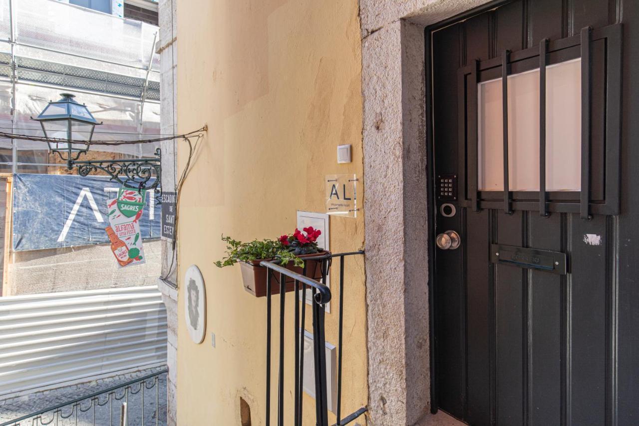 Studio In Alfama By Lucky Surface Lisbon Luaran gambar